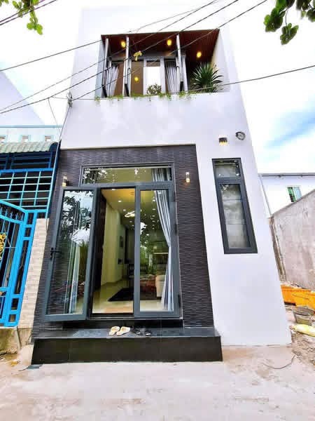 CHO THUÊ NHÀ TRỆT LẦU MỚI ĐẸP CÓ NỘI THẤT ĐƯỜNG B2 KDC 3A - AN BÌNH - CẦN THƠ
