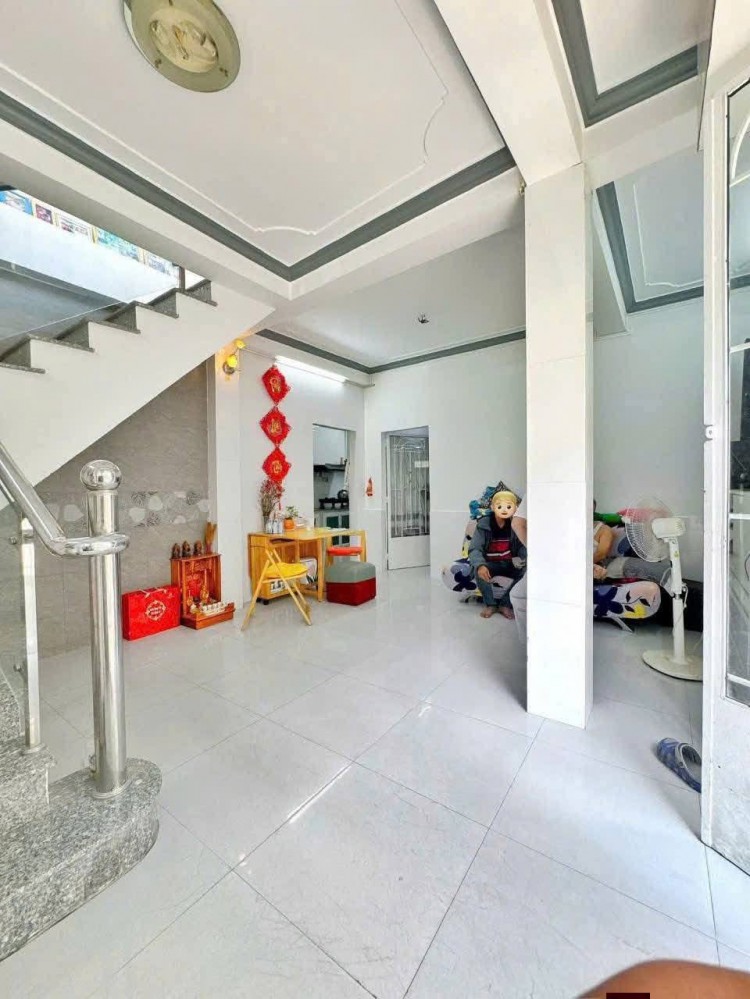Bán NHÀ 1 TRỆT + 1 LẦU Hẻm Nguyễn Bĩnh Khiêm => thông ra  Nguyễn Trãi, Đinh Tiên Hoàng, và hẻm 6 Bùi Thị Xuân
