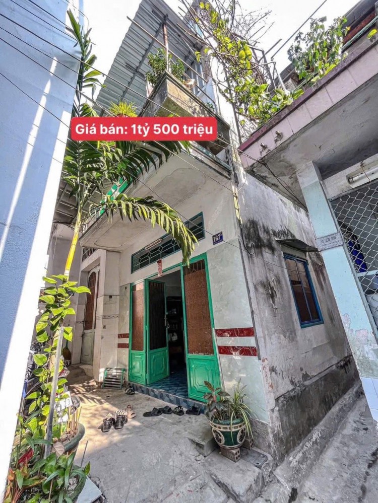 Nhà trệt lầu vị trí đẹp kế bên công viên bờ kè Hoàng Văn Thụ - Cách đường Trần Hưng Đạo 50m