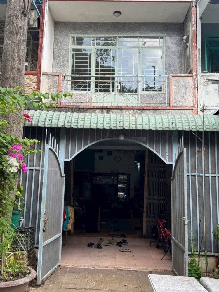 Giảm giá bán nhanh - Nhà 1 trệt 1 lầu đường số 56 KDC 586, Cái Răng, Cần Thơ.