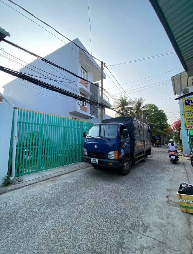 Khu Biệt Thự dãy C - Trần Hoàn Na ( hay còn gọi là hẻm 483 đường 30/4 - thông ra 102 Tầm Vu )