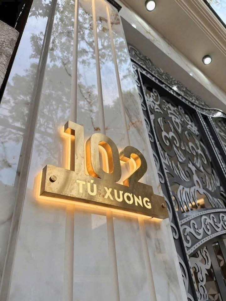NHÀ TRỆT LẦU SẮP HOÀN THIỆN – TÂN CỔ ĐIỂN SANG TRỌNG – MẶT TIỀN KDC HỒNG PHÁT