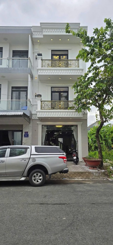 NHÀ 1TRỆT 2LẦU D6 KDC HỒNG LOAN.
