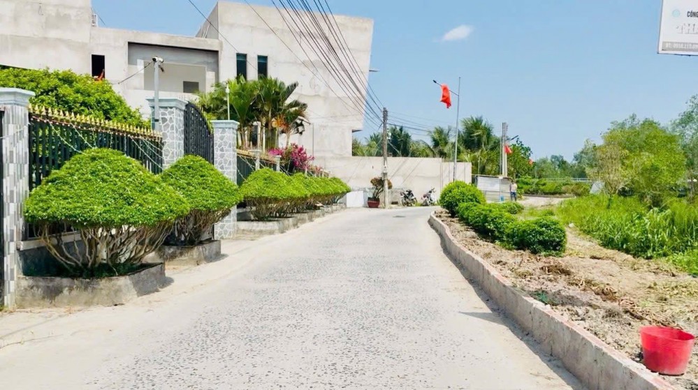 Bán Nền 250m2 có thổ cư, cách QL61C khoảng 500m. Đoạn Nhơn Nghĩa, Cần Thơ. Gần KDL Đá Nổi.