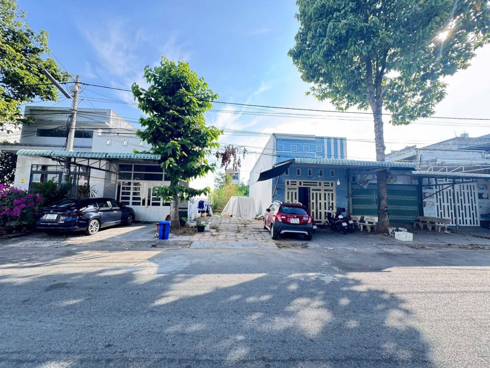 Bán nền số 44 đường D4 khu Hồng Loan 6A dt 5x16 đông bắc
