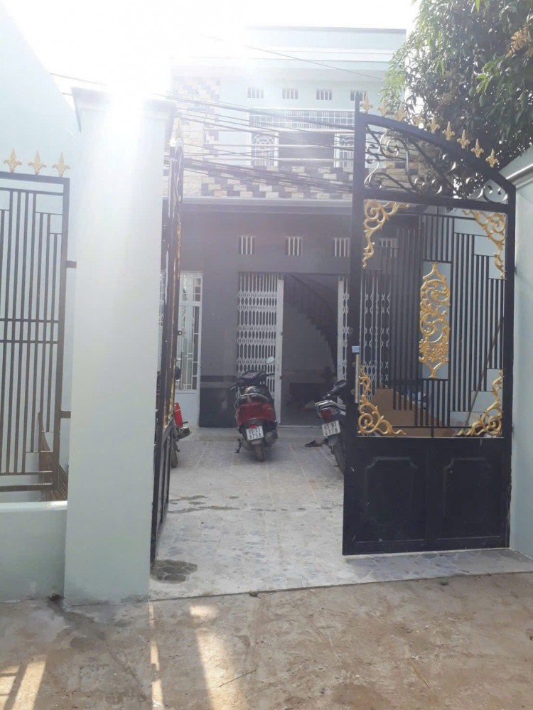 BÁN NHÀ TRỆT LẦU MẶT TIỀN ĐƯỜNG BÙI VĂN HOÀNH ( ĐƯỜNG LÒ MỖ CŨ ) PHƯỜNG TÂN AN TP CẦN THƠ