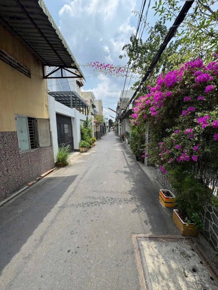 Nền Full thổ cư diện tích rộng , hẽm 50 Trần Hoàng Na