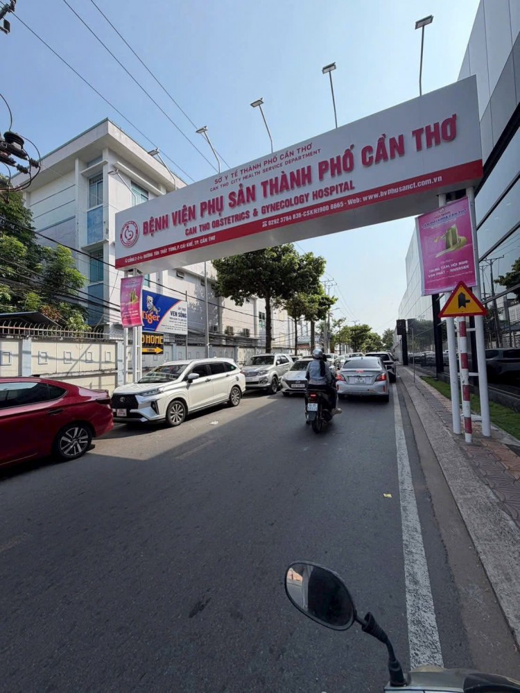 Nền tặng 3 phòng trọ cũ - Hẻm kế bên bệnh viện phụ sản, Cần Thơ