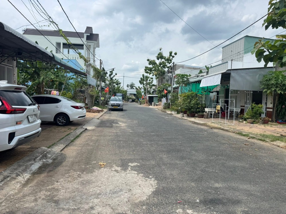 BÁN NỀN ĐƯỜNG SỐ 5 TTTM  PHONG ĐIỀN