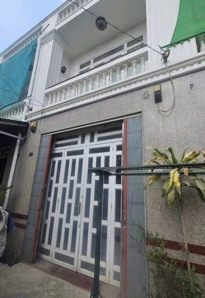 NHÀ TRỆT LẦU ĐÚC GIÁ RẺ LỘ OTO HẺM TỔ 1 ĐƯỜNG QL 91B. ( Cách ĐH Y Dược và Chợ Bà Bộ Khoảng 2km )