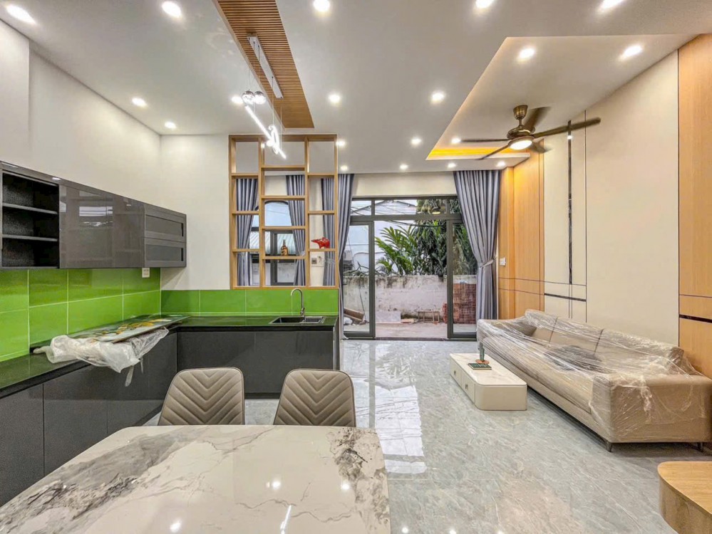 CHỦ KẸT TIỀN BÁN GẤP NHÀ 1 TRỆT 1 LẦU ĐƯỜNG NHÁNH ĐƯỜNG 3/2 TP. CẦN THƠ