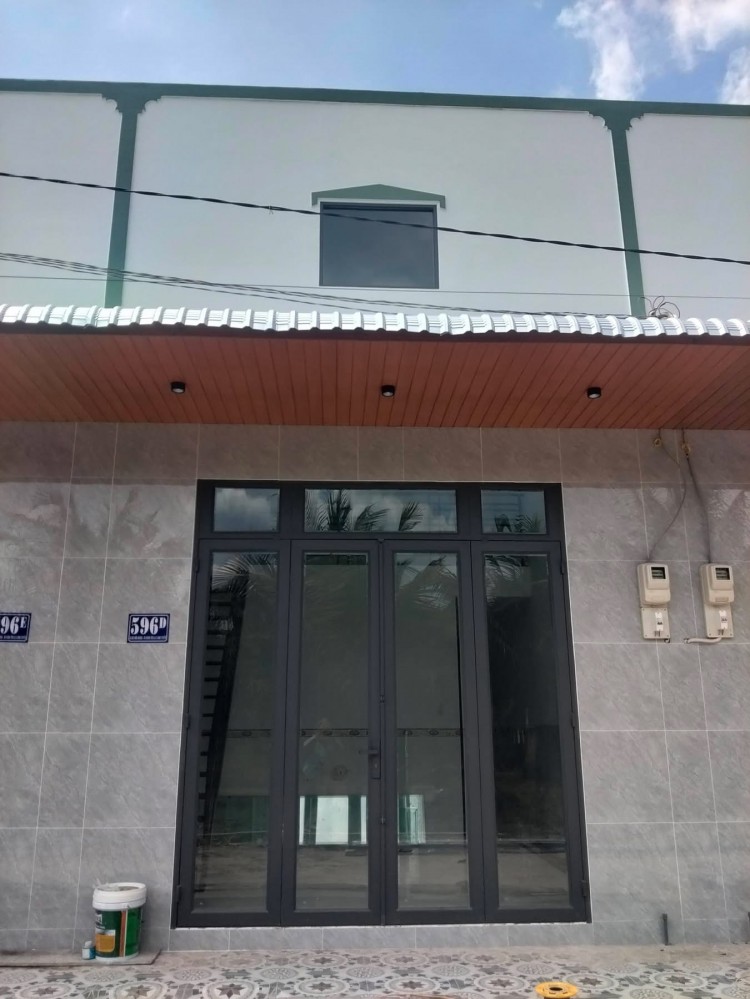 Nhà Trệt Lầu 3 phòng ngủ ( có phòng ngủ tầng trệt ), phòng khách, Bếp, WC