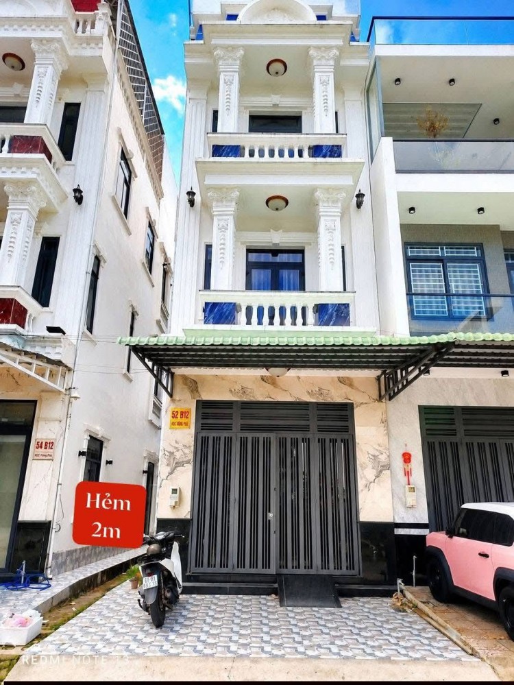 NHÀ 2 LẦU SÂN THƯỢNG- ĐƯỜNG B12 - KDC HƯNG PHÚ - P. HƯNG PHÚ - TP. CẦN Thơ ( Có hẻm bên hong và phía sau nhà)