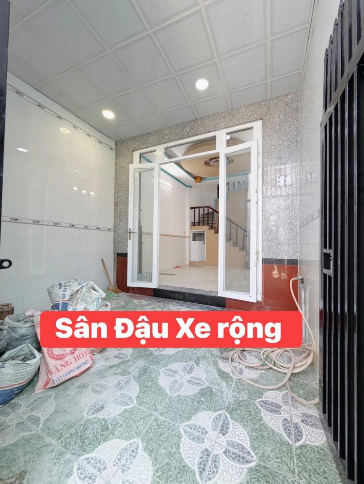 Nhà Lầu đúc - sân đậu xe rộng - Nằm sát trục chính Hẻm 246 Tầm Vu - kế chợ Tầm Vu