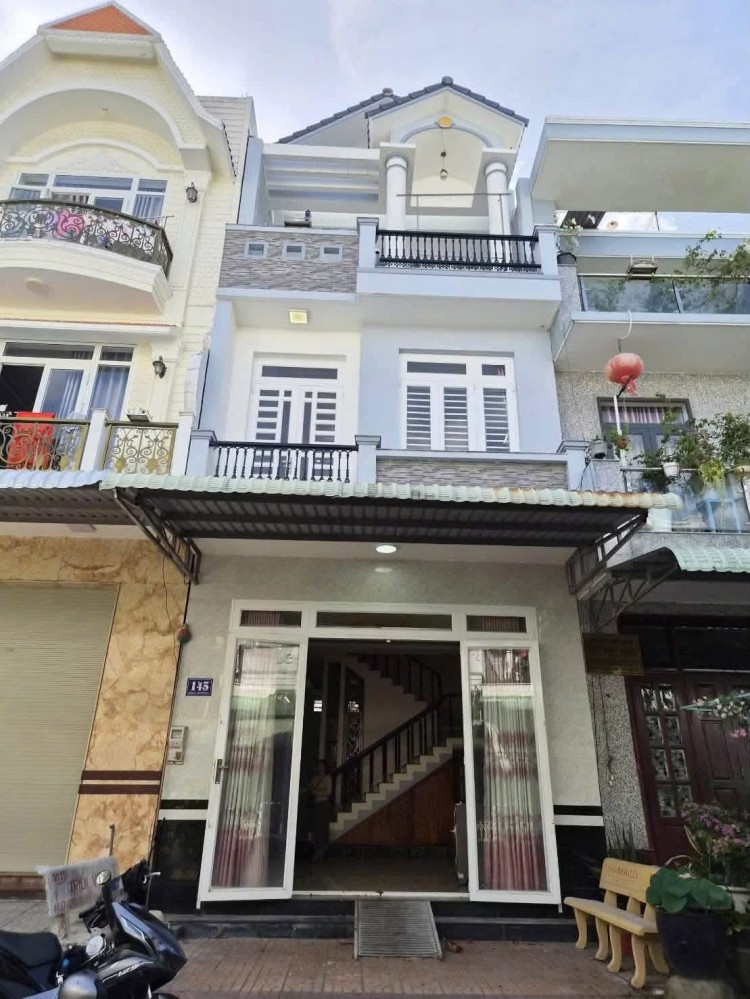 Nhà Trệt 2 Lầu Đường B4 KDC Hưng Phú 1 , Phường Hưng Phú. TP Cần Thơ, Gần Siêu Thị Go Và Cầu Cần Thơ