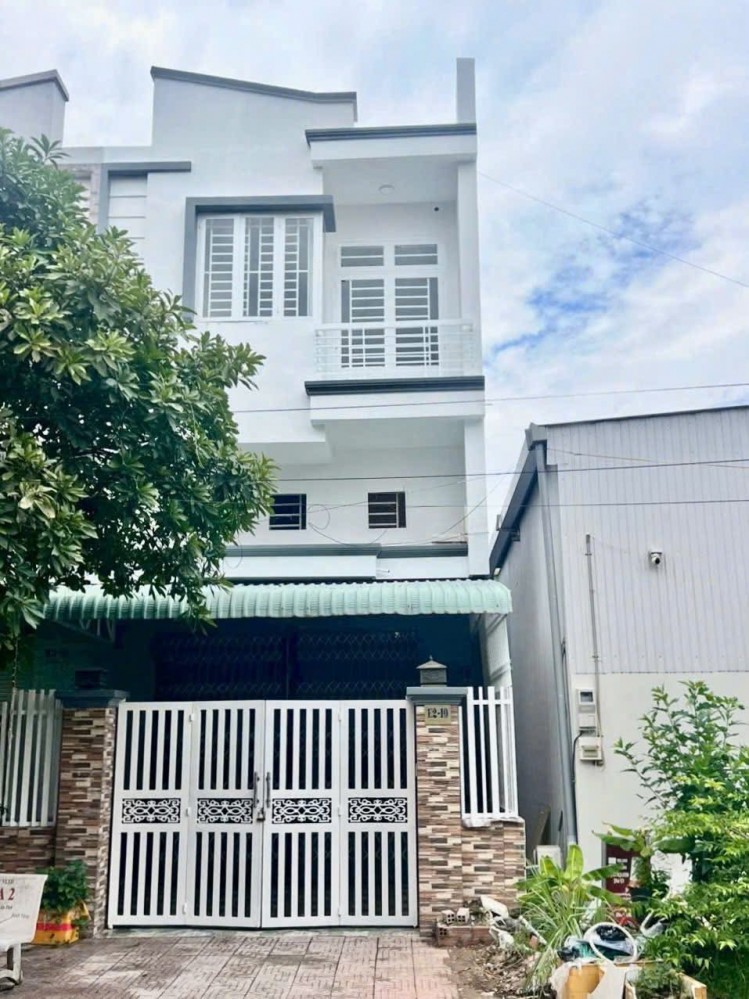 Bán nhà Trệt Lững Lầu KDC 586 gần chợ Phú Thứ,  P. Hưng Phú, Tp Cần Thơ.