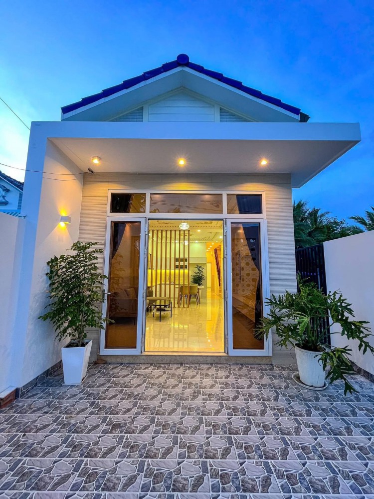 NHÀ MẶT TIỀN BỜ KÈ RẠCH MƯƠNG KHAI Gần Lộ 40m đường Lê Phước Thọ 300 mét Cách Bệnh Viện Nhi Đồng Cần Thơ _2km Tặng liền gói Nội thất 50 triệu cho chủ mới!