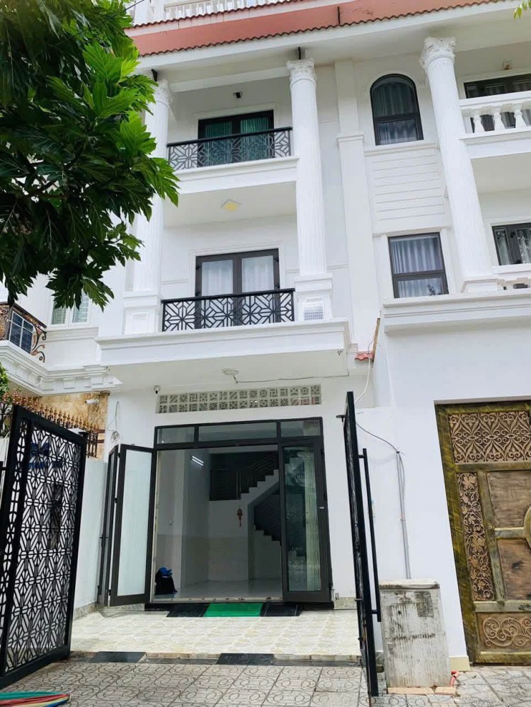 BÁN NHÀ MẶT TIỀN ĐƯỜNG LÝ THÁI TỔ, KDC HƯNG PHÚ 1, TP.CẦN THƠ