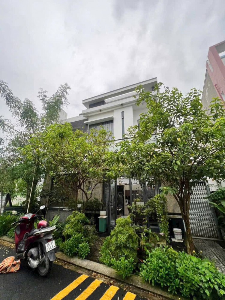 Nhà trệt lầu 3 PN hoàn công hẻm 172 Trần Quang Diệu sát chợ Cầu Ván