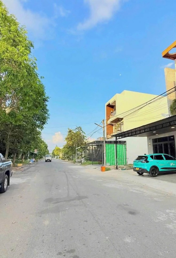 Chính Chủ bán Nền Đường D5 KDC Hồng Loan, KDC Hồng Loan, TP. Cần Thơ ( Đối diện bến xe )