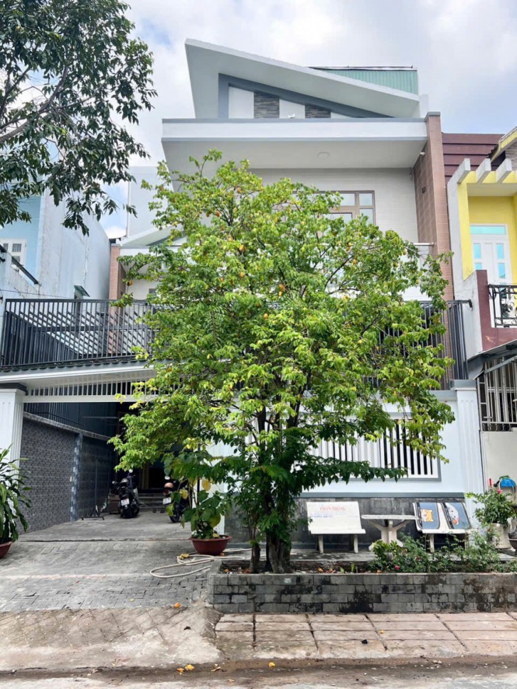 NHÀ BIỆT THỰ KIÊN CỐ KDC THỚI NHỰT 2 - AN KHÁNH ( TÂN AN ) - CẦN THƠ CÁCH TRƯỜNG THCS AN KHÁNH 20m