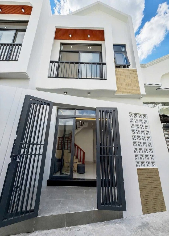 GIẢM MẠNH BÁN GẤP NHÀ TRỆT LẦU HIỆN ĐẠI XÂY MỚI - HẺM 311 ĐƯỜNG NGUYỄN VĂN CỪ