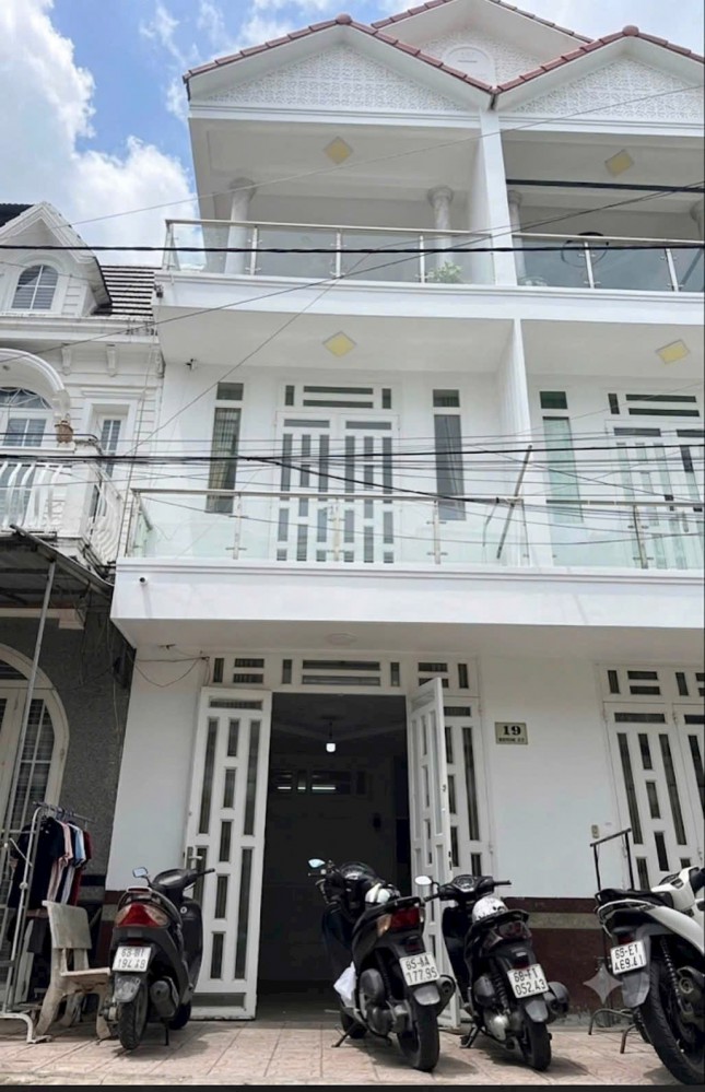 BÁN NHÀ 2 LẦU ĐƯỜNG SỐ 27 KHU DÂN CƯ THỚI NHỰT 1 GẦN TRƯỜNG ĐH Y DƯỢT CẦN THƠ GIÁ TỐT