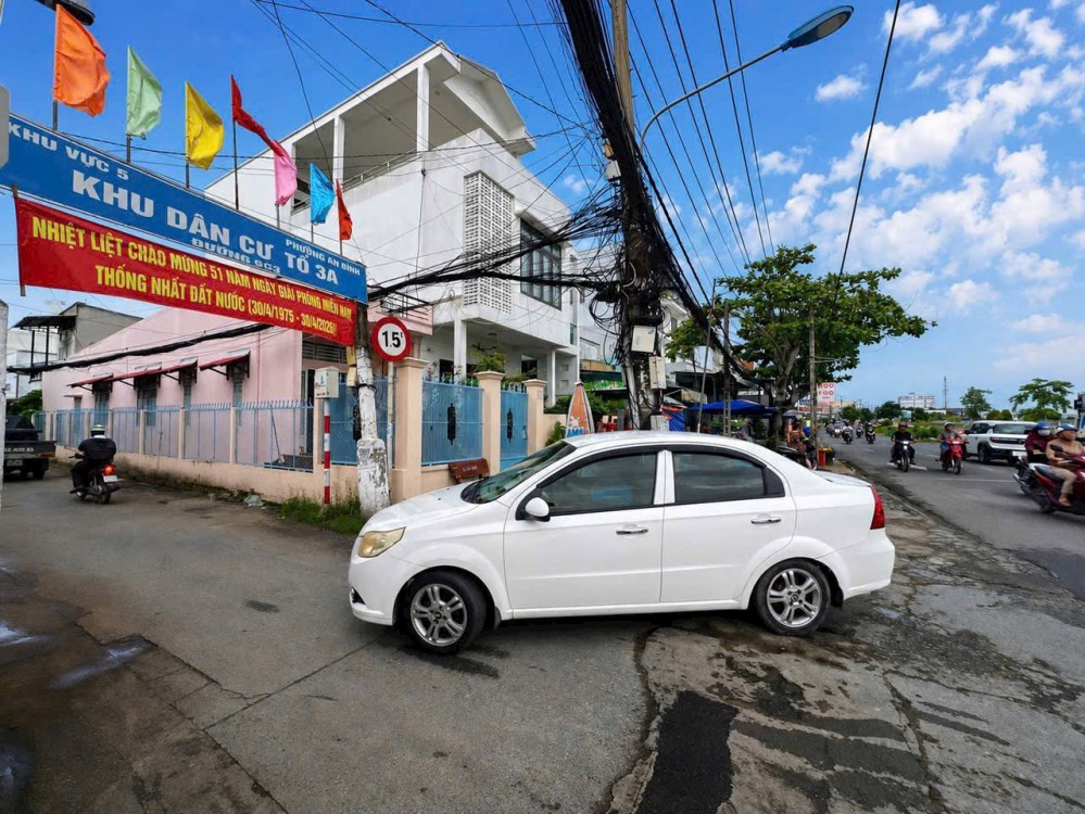 BÁN NHÀ ĐƯỜNG C2 KDC 3A, P. AN BÌNH, TPCT