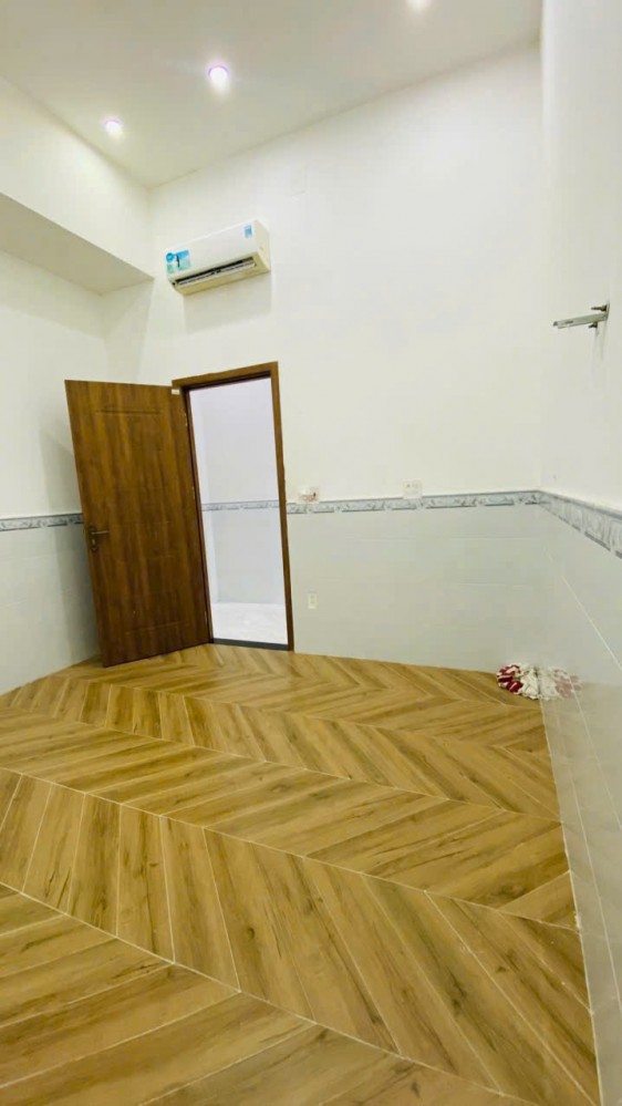 NHÀ CHO THUÊ: NHÀ TRỆT MỚI - 2 MÁY LẠNH - KDC HỒNG LOAN