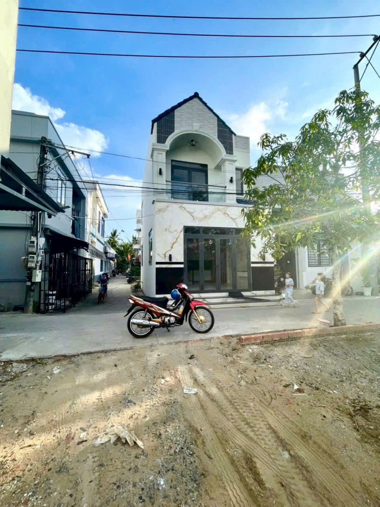Bán nhà mới hoàn thiện góc 2 mặt tiền, nhánh hẻm đường Tạ Thị Phi phường Long Tuyền, TP. Cần Thơ.
