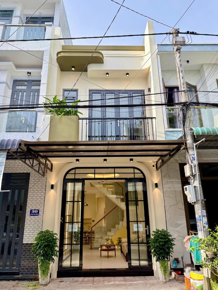 BÁN NHÀ LẦU MÂM ĐÚC MỚI ĐẸP ĐƯỜNG PHẠM THẾ HIỂN - VỊ TRÍ ĐẸP THUẬN TIỆN KINH DOANH TẠI NHÀ HOẶC MỞ SHOP THỜI TRANG