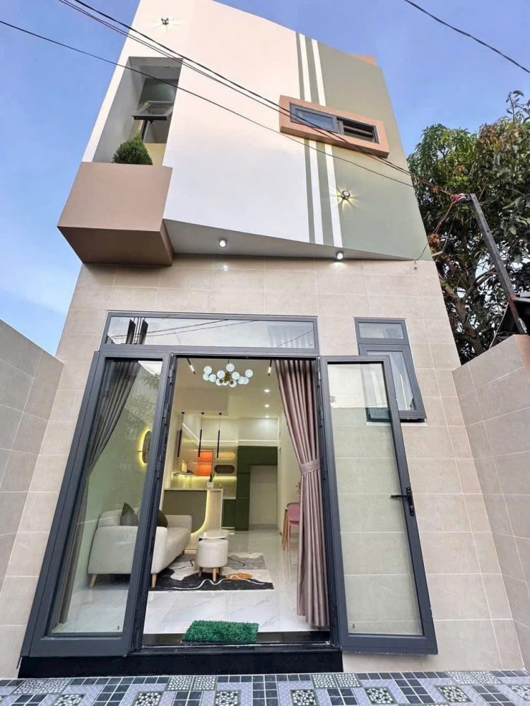 Nhà 1 Trệt 1 Lầu - Hẻm 49 Đường Trần Hoàng Na -Cần Thơ   - Diện tích 4,4m x 9,7m  - Thổ cư, hoàn công - Nhà trệt lầu kiên cố có phòng khách, 2 phòng ngủ, bếp gỗ MDF An Cường(có máy hút mùi, kệ đồ