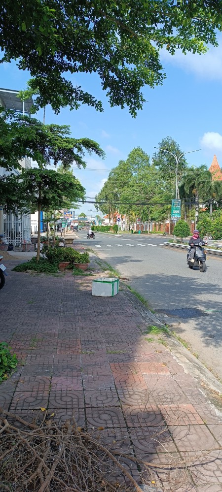 CHÍNH CHỦ BÁN ĐẤT MẶT TIỀN,DIỆN TÍCH 100M2,SỔ HỒNG RIÊNG,LIÊN HỆ 0971276627 PHI
