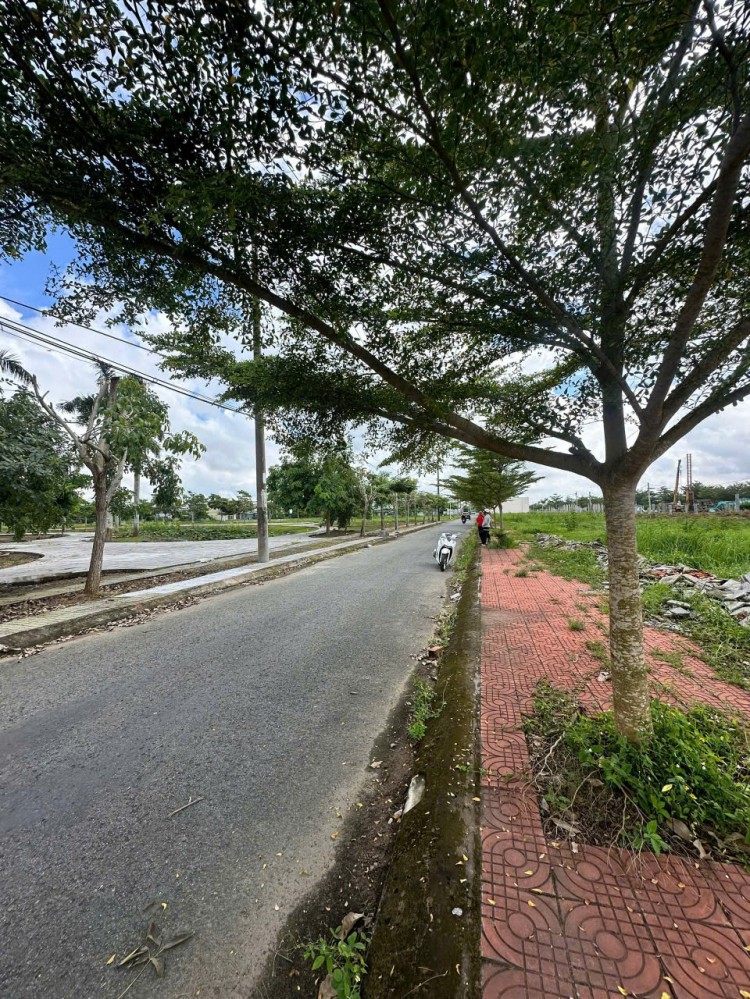 Sở hữu lô đất đầu tư 100m2 đẹp, đường lớn, đông đúc ở TPCT với 425tr