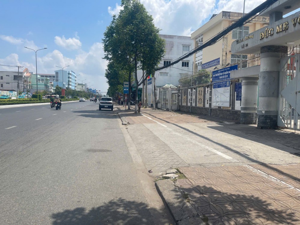 Cần bán nhà 1 trệt 3 lầu 180m2 đường Nguyễn Văn Cừ, P. Cái Khế, TP. Cần Thơ