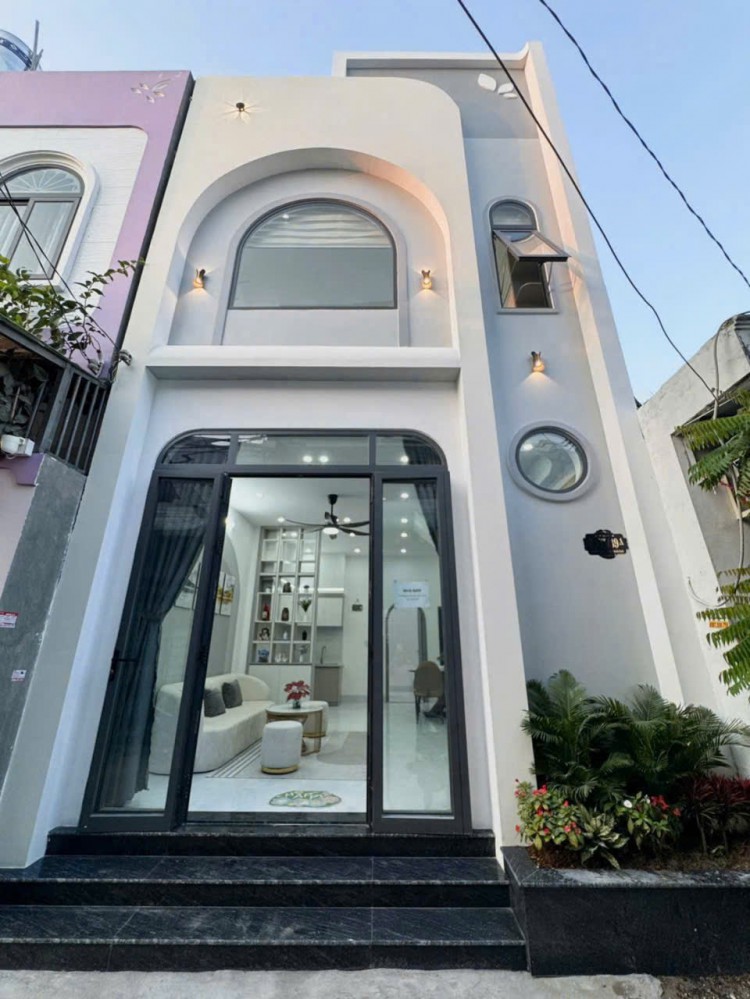 Nhà hẻm Nguyễn Văn Cừ – sát ĐH Y Dược Cần Thơ, khu sinh viên đông, đầu tư cực tốt