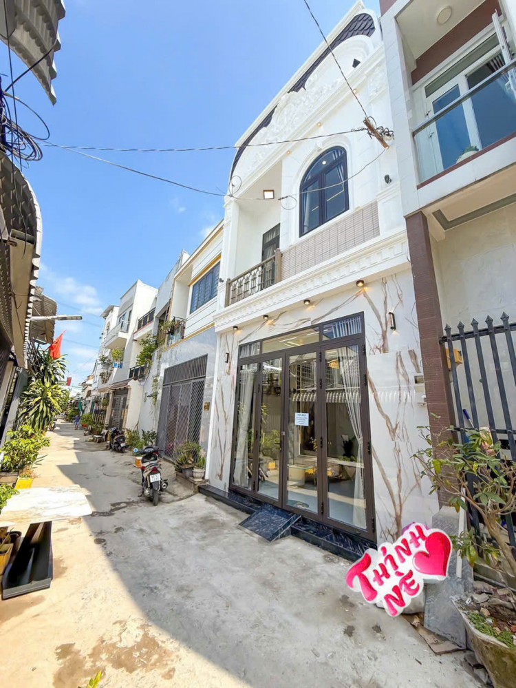 Trung Tâm Ninh Kiều – Nhà 2 Tầng Full Nội Thất, Ô Tô Tận Nhà, Sổ Hồng Hoàn Công!